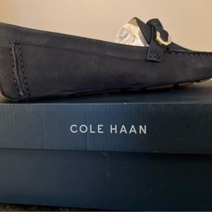 New in box-Cole Haan Evelyn Bow Driver with fur lining. Navy Blue leather